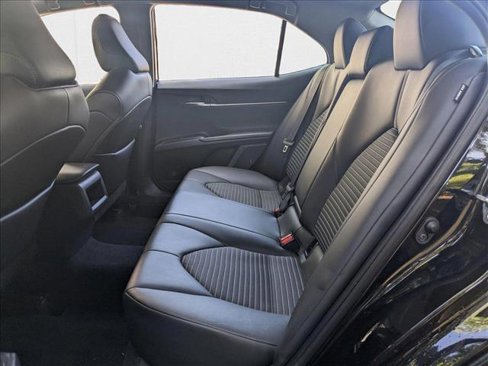 Used 2022 Toyota Camry SE image 17