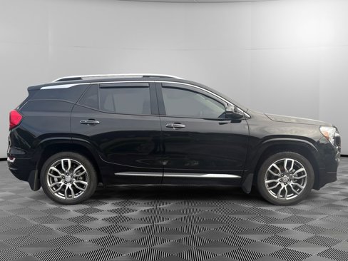 Used 2023 GMC Terrain Denali w/ Denali Premium Package image 8