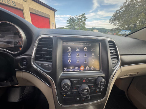Used 2014 Jeep Grand Cherokee Limited w/ Trailer Tow Group IV image 29