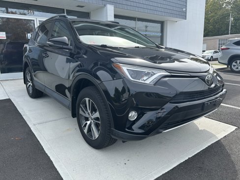 Used 2017 Toyota RAV4 XLE image 1