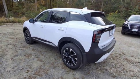 Used 2025 Nissan Kicks SV image 6