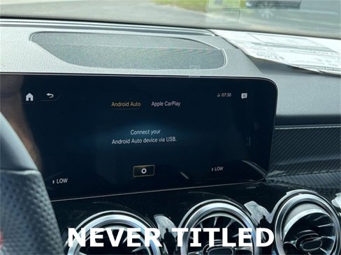 Used 2023 Mercedes-Benz GLB 250 image 24