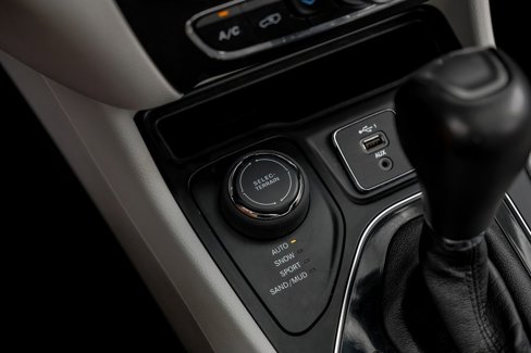 Used 2021 Jeep Cherokee Limited image 37