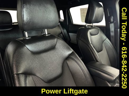 Used 2024 Jeep Compass Latitude w/ Convenience Group image 7