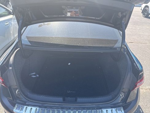 Used 2024 Volkswagen Jetta SE w/ Panoramic Sunroof Package image 26