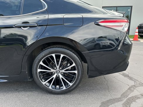 Used 2019 Toyota Camry SE image 14