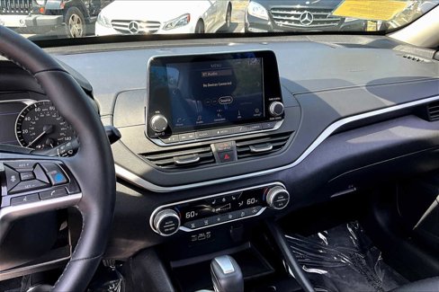 Used 2020 Nissan Altima 2.5 SV image 6