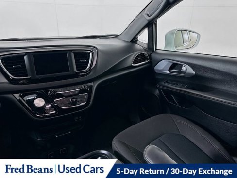 Used 2020 Chrysler Pacifica Touring w/ S Appearance Package image 24