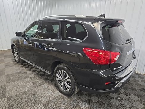 Used 2020 Nissan Pathfinder SV image 9