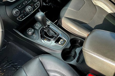 Used 2020 Jeep Cherokee Limited image 15