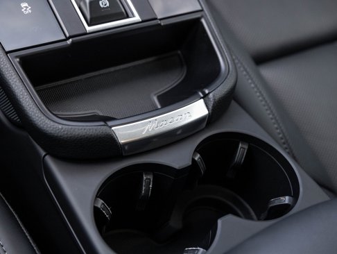 Used 2024 Porsche Macan image 28