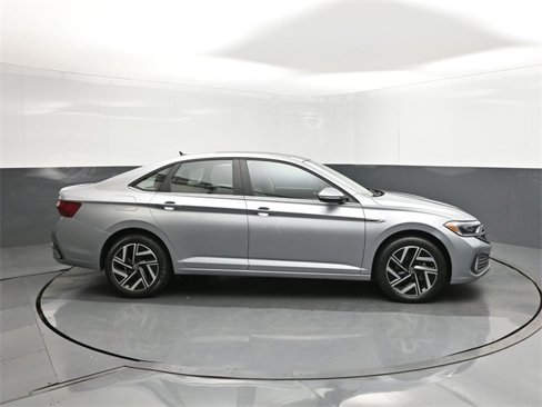 Certified 2022 Volkswagen Jetta SEL image 26