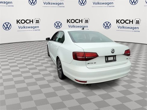 Used 2017 Volkswagen Jetta SE image 7