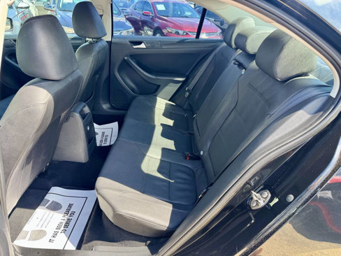 Used 2012 Volkswagen Jetta SE image 11
