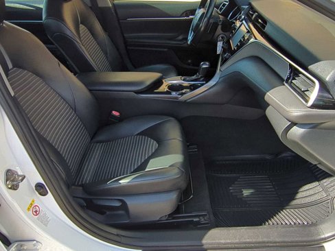 Used 2018 Toyota Camry SE image 21