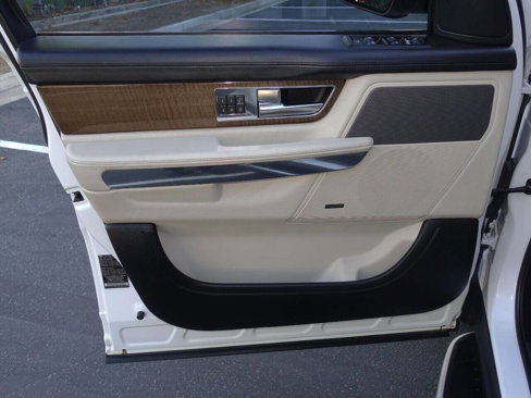 Used 2012 Land Rover Range Rover Sport Supercharged image 33