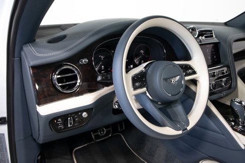 Used 2023 Bentley Bentayga Extended Wheelbase image 24