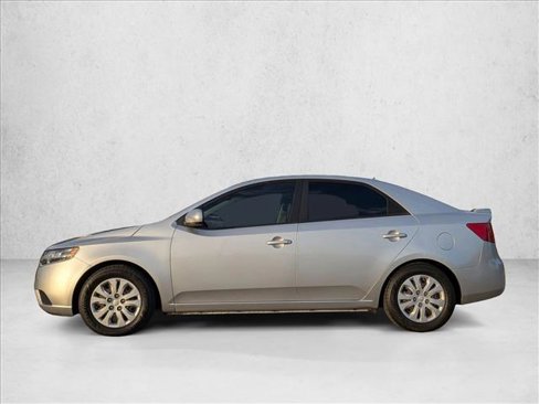 Used 2013 Kia Forte LX image 9