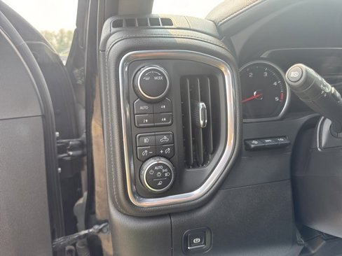 Used 2022 Chevrolet Silverado 2500 LTZ w/ LTZ Plus Package image 14