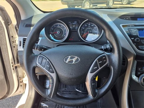Used 2013 Hyundai Elantra image 17