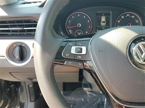 Used 2022 Volkswagen Passat 2.0T SE image 17