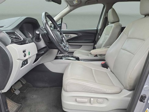 Used 2020 Honda Pilot Touring image 24