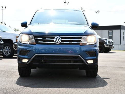 Used 2018 Volkswagen Tiguan SEL image 2