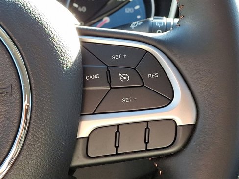 Used 2018 Jeep Compass Latitude w/ Popular Equipment Group image 24