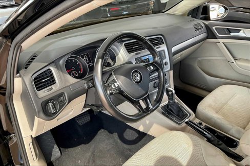 Used 2017 Volkswagen Golf S image 16