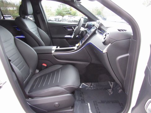 Certified 2025 Mercedes-Benz GLC 300 4MATIC image 19