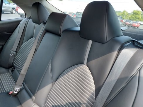 Used 2023 Toyota Camry SE image 24