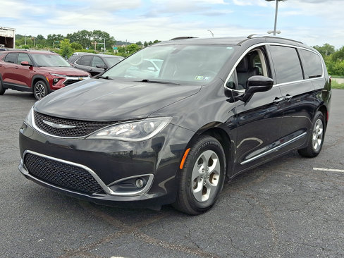 Used 2017 Chrysler Pacifica Touring-L Plus image 3