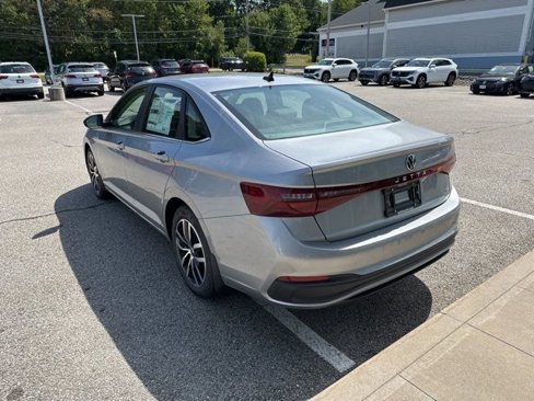 New 2025 Volkswagen Jetta SE image 5