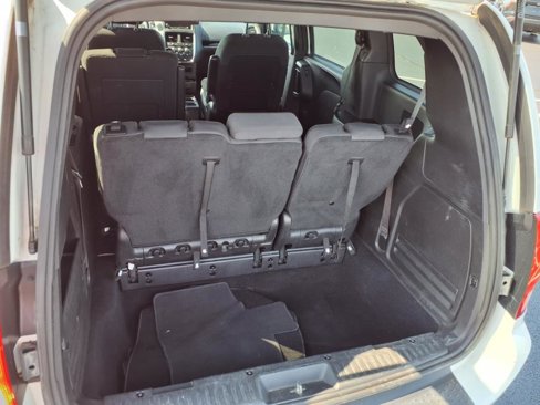Used 2019 Dodge Grand Caravan SE image 22