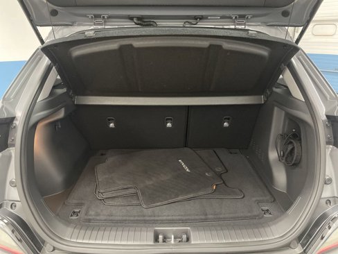 Used 2023 Hyundai Kona SE w/ Cargo Package image 12