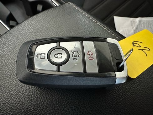 Used 2020 Ford Fusion SE image 45