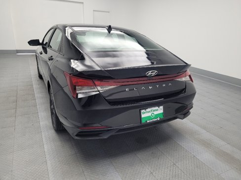 Used 2022 Hyundai Elantra SEL w/ Cargo Package image 6