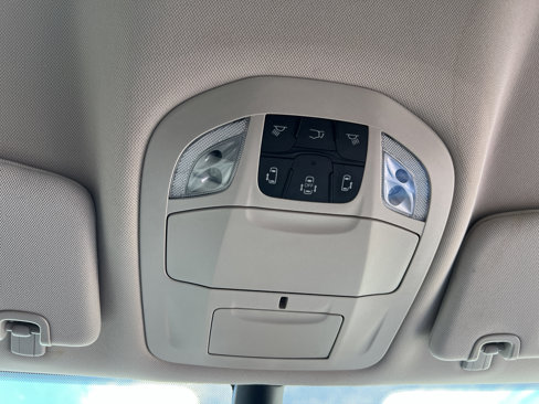 Used 2023 Chrysler Pacifica Touring-L image 25