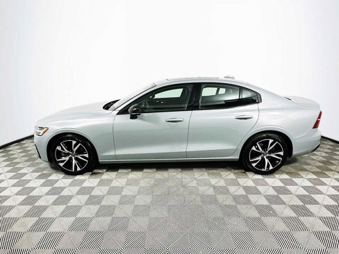 Certified 2025 Volvo S60 B5 Core image 4