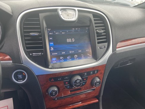 Used 2012 Chrysler 300 image 14