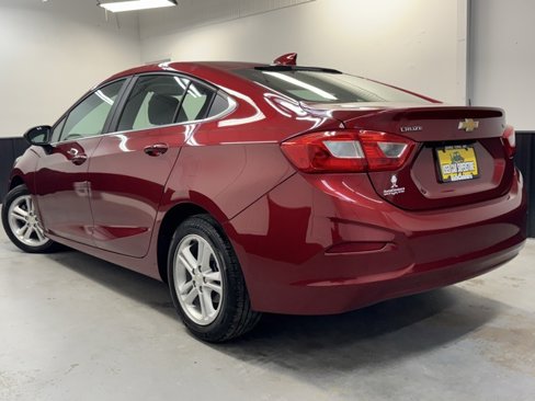 Used 2017 Chevrolet Cruze LT w/ Convenience Package image 5