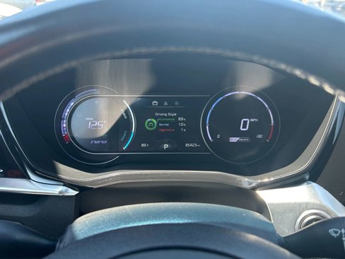 Used 2022 Kia Niro EX image 12