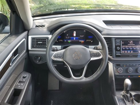 Certified 2022 Volkswagen Atlas SE image 18