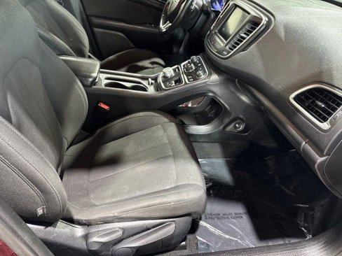 Used 2016 Chrysler 200 Limited image 16