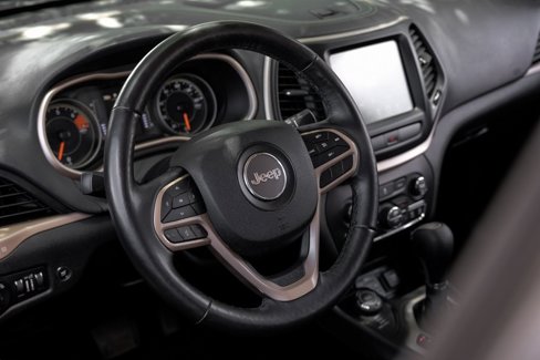 Used 2017 Jeep Cherokee Latitude w/ Comfort/Convenience Group image 4