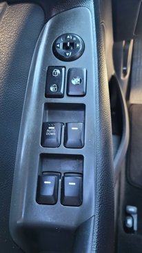 Used 2017 Kia Forte LX image 25
