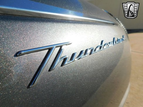 Used 2003 Ford Thunderbird image 8
