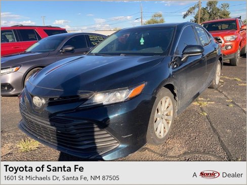 Used 2018 Toyota Camry LE image 1