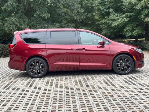 Used 2019 Chrysler Pacifica Touring Plus w/ S Appearance Package image 7