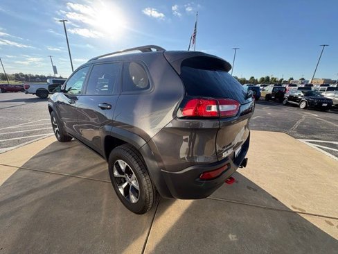 Used 2017 Jeep Cherokee Trailhawk w/ Comfort/Convenience Group image 4